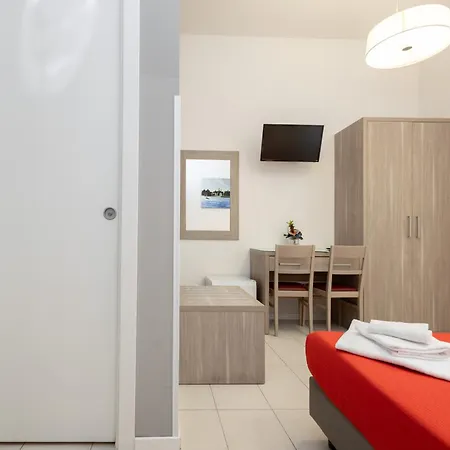 Konukevi San Luigi - Residenza Gemelli Roma