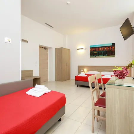 San Luigi - Residenza Gemelli Konukevi Roma