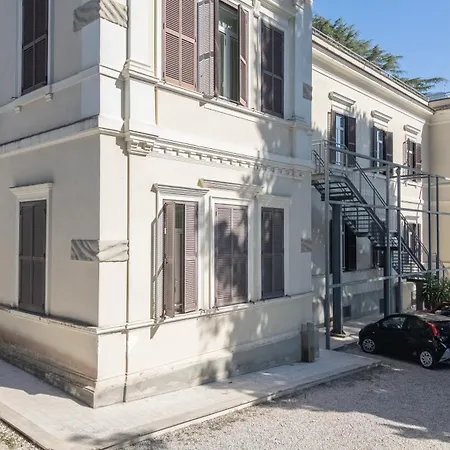 San Luigi - Residenza Gemelli 4* Roma