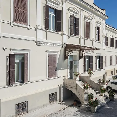Pensión San Luigi - Residenza Gemelli 4*